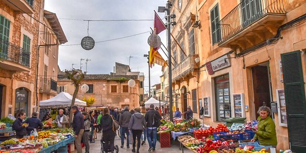 Hero image for the guide 'A Gourmet Journey: The Best Restaurants in Santanyi, Mallorca'