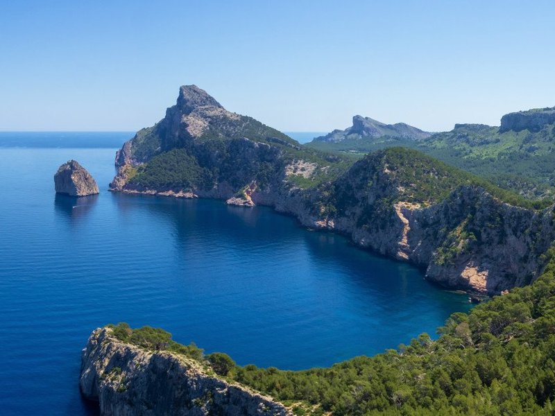 From Guide 37674789-2148-40d6-b1a0-f7715935c783: Sóller is a hidden gem in the Tramuntana mountain range