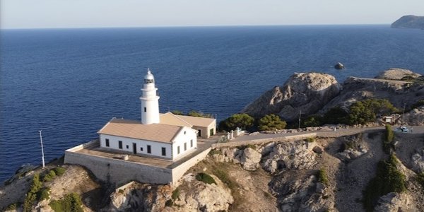 Hero image for the guide 'Vibrant Nightlife & Crystal Coves – Cala Ratjada'