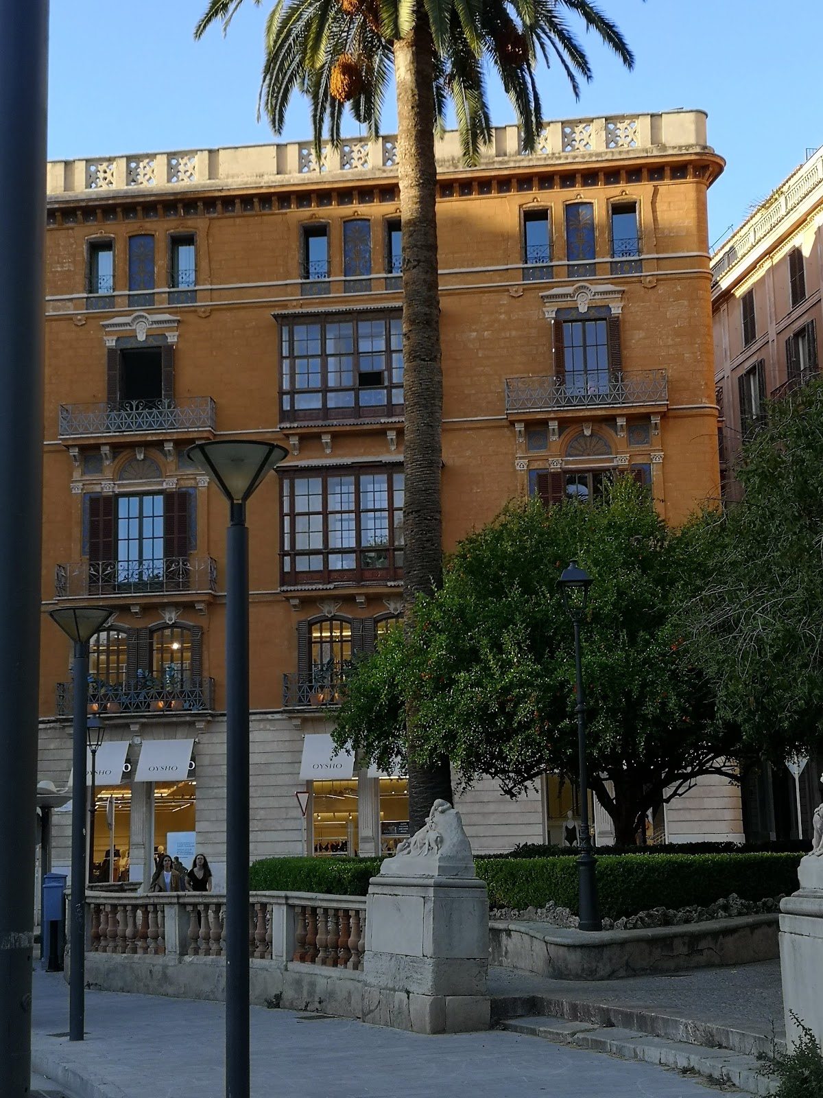 Plaça de la Reina