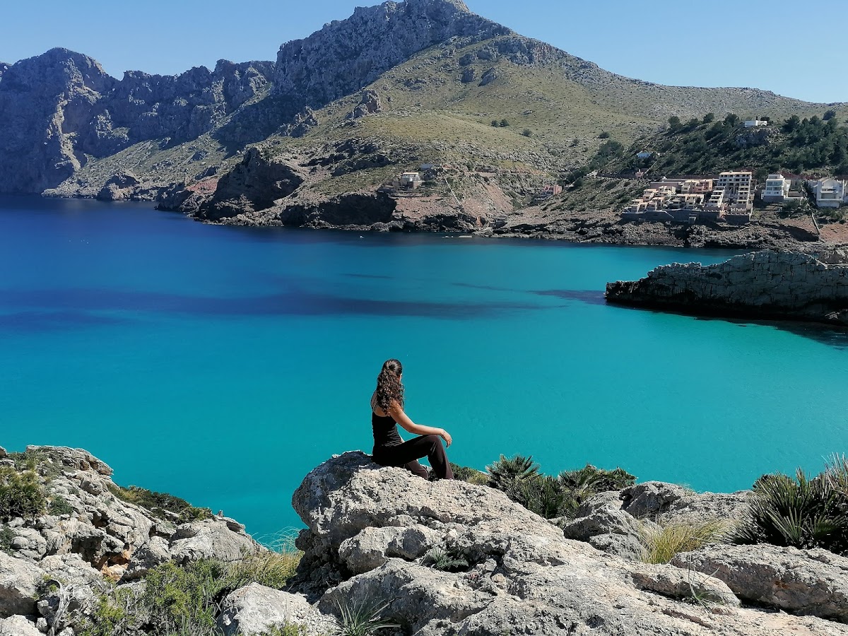 Beach Yoga Retreat Mallorca Sandra Van Olmen