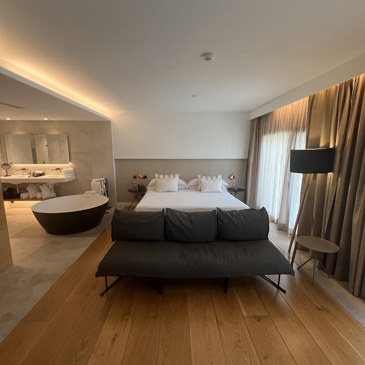 Nakar Hotel