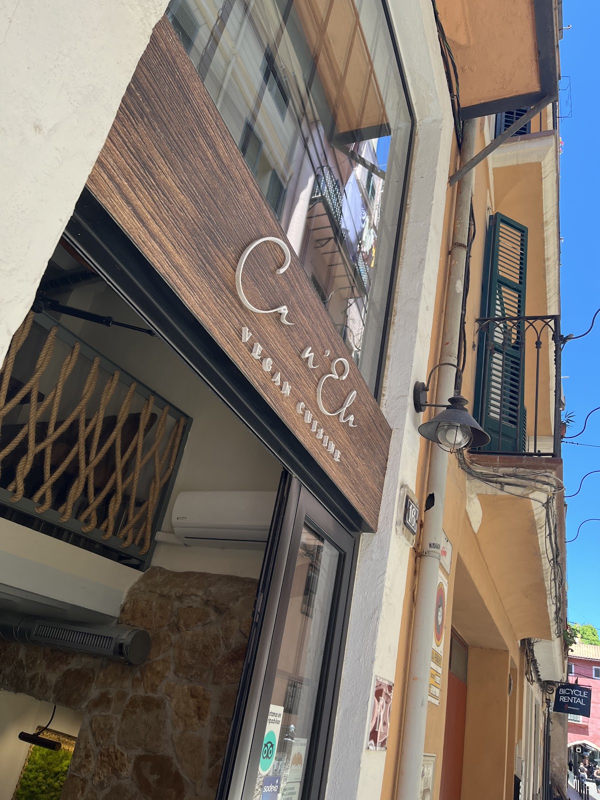 Ca n'Ela Vegan Restaurant