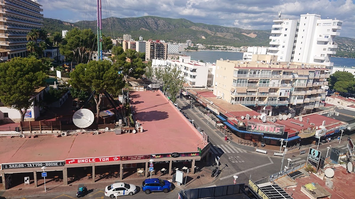 Carrer Punta Ballena