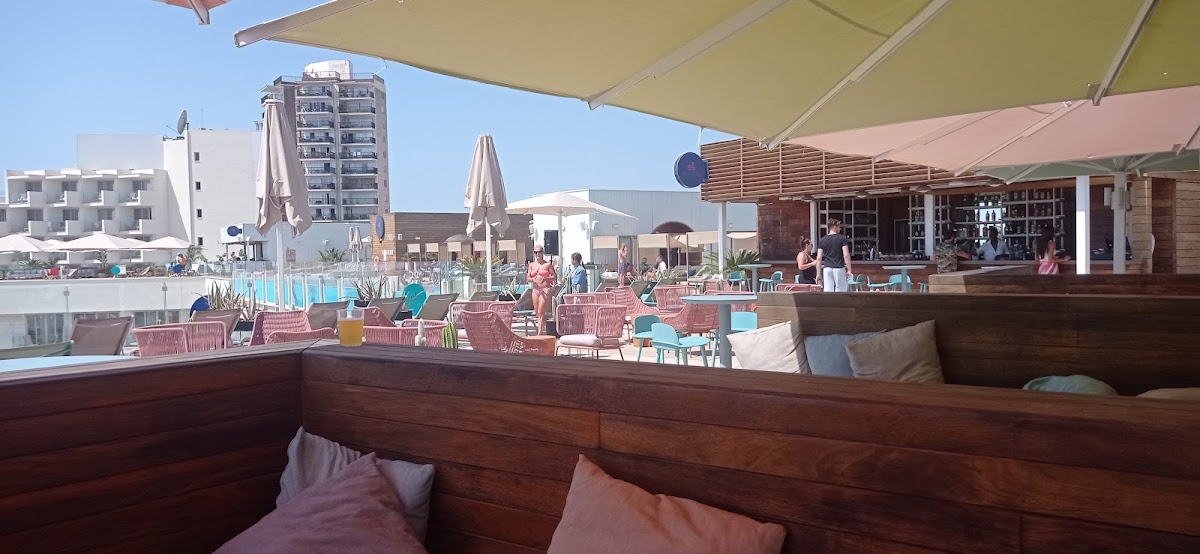 Momentum Plaza