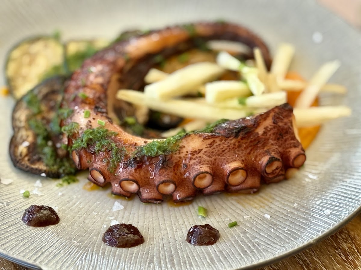 Vibes by Quince Restaurant