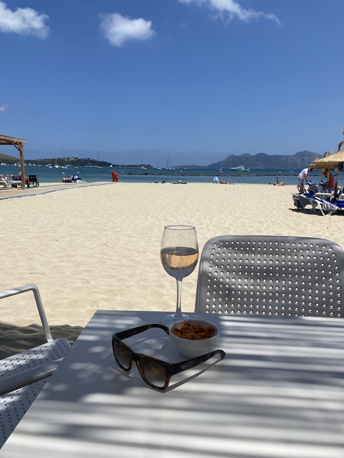 Llaüt Beach Bar