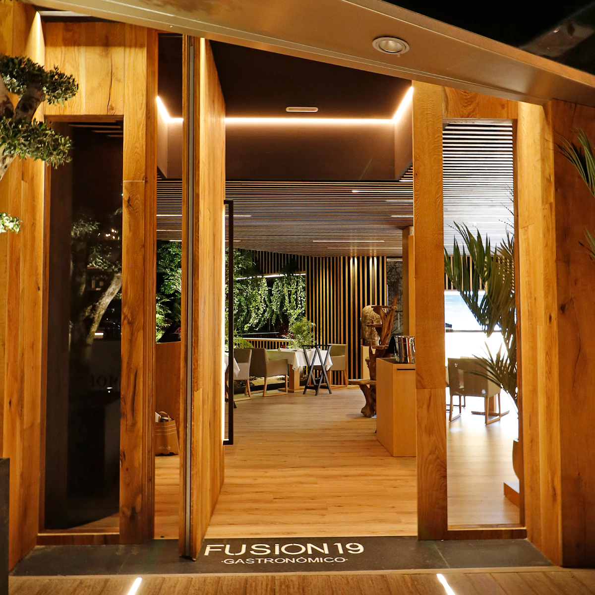 Fusion19 Restaurant