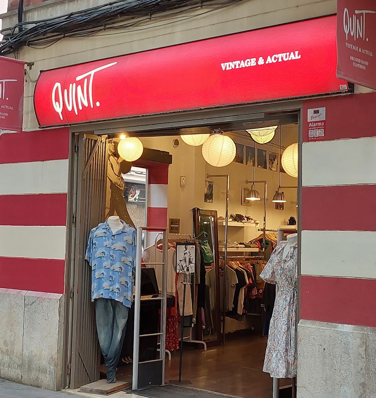 Quint Vintage & Actual second hand clothing