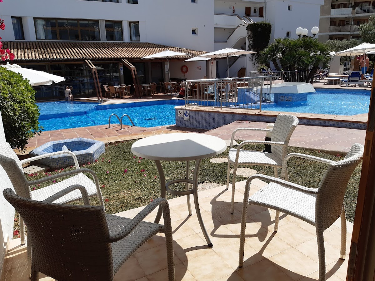 Aparthotel Flora