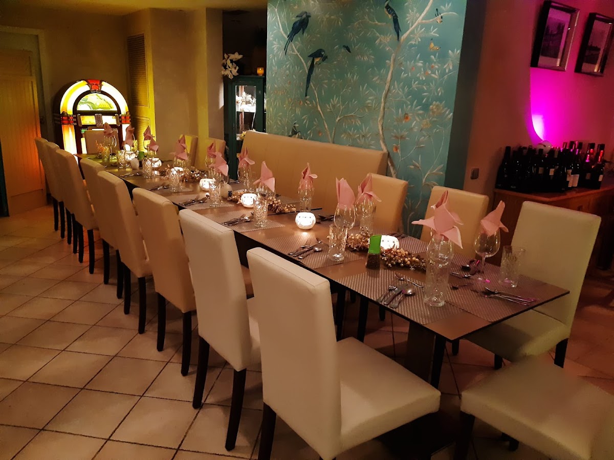 BIRDIE Restaurant