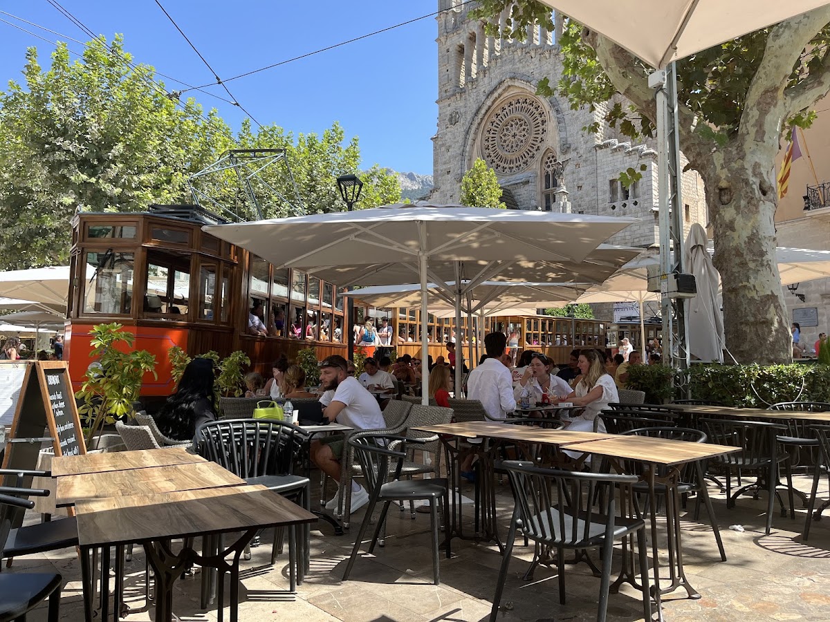 El Petit Cafeteria & Heladeria