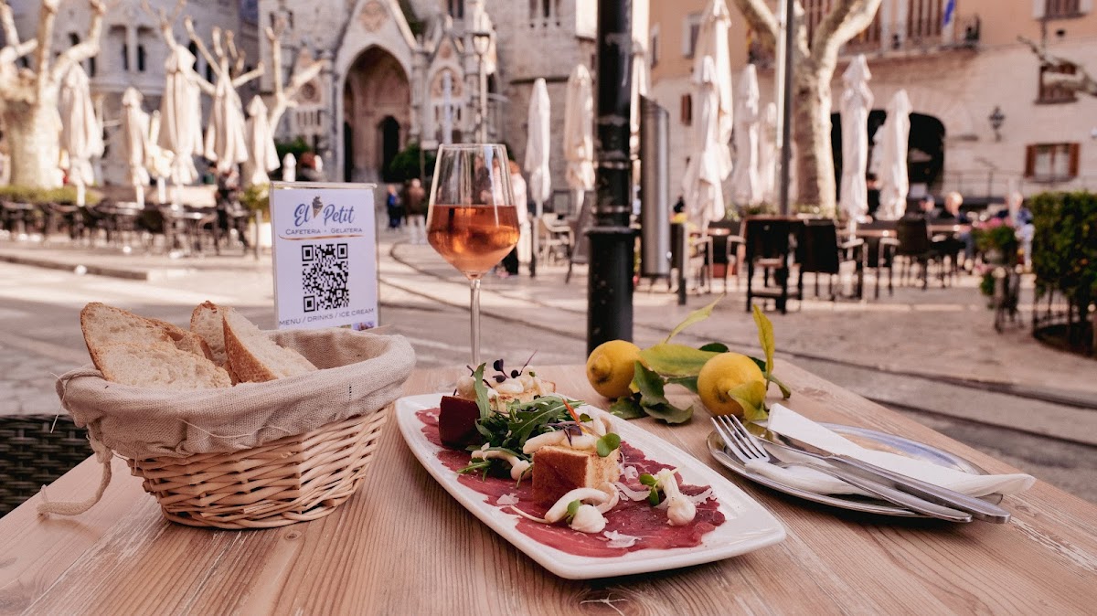 El Petit Cafeteria & Heladeria