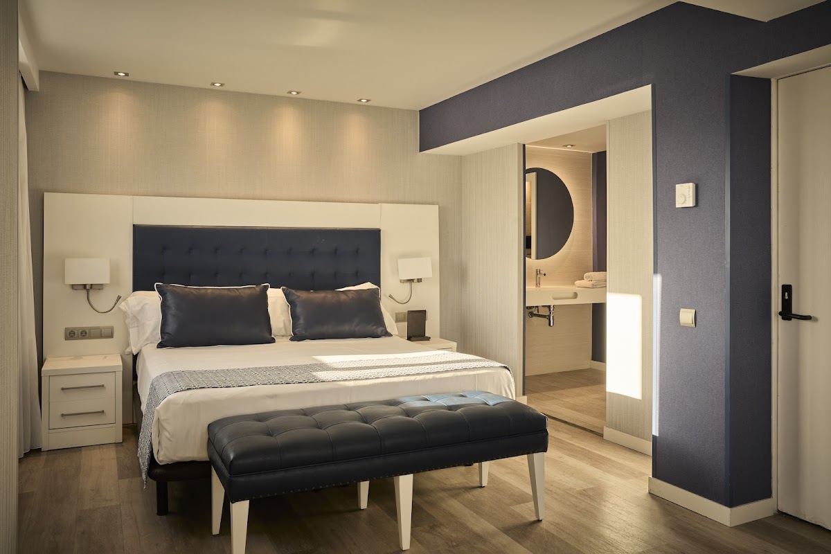 Hotel Catalonia del Mar - Adults Only
