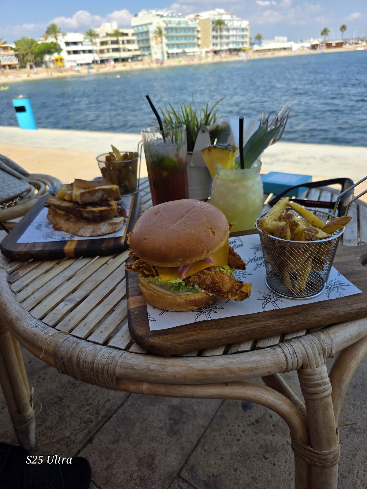 MaiMai Surf Bar