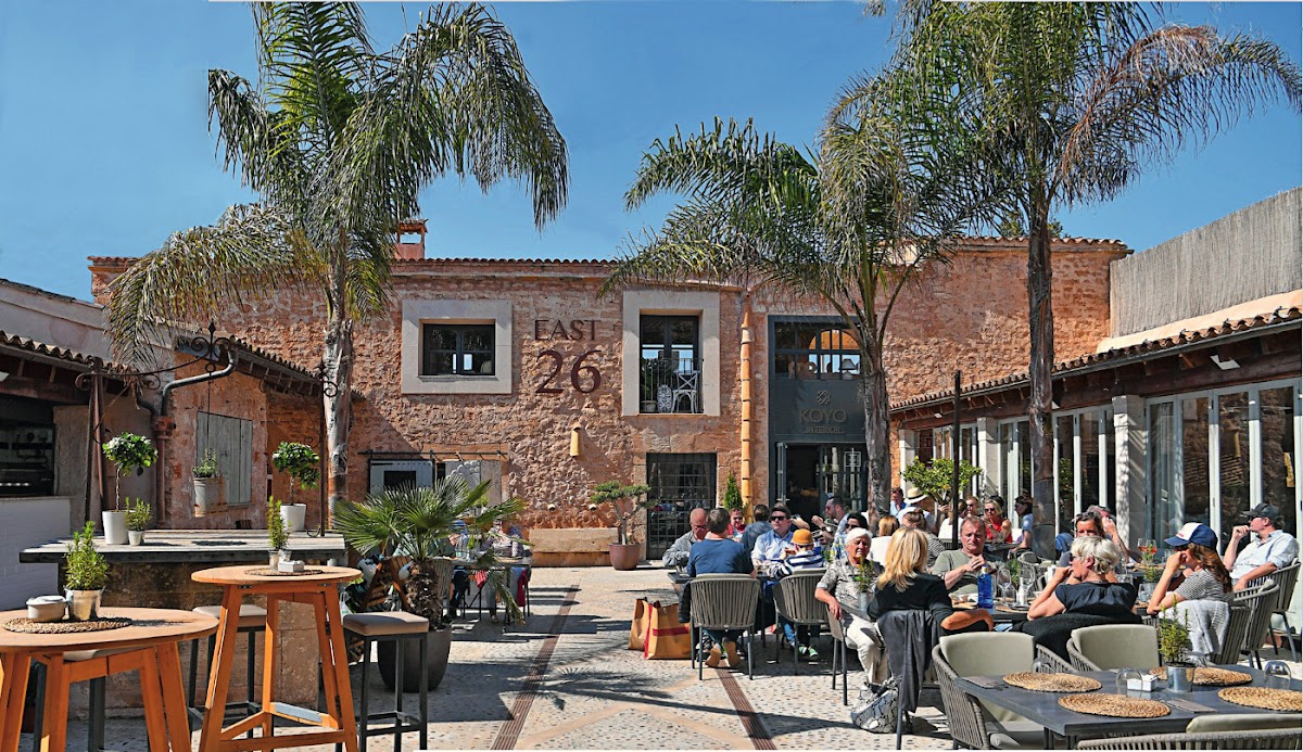 EAST26 Restaurant