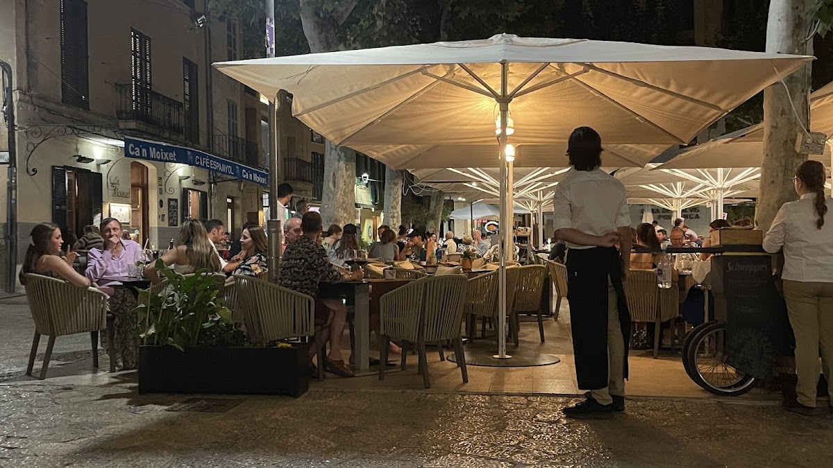Q11 restaurant pollença