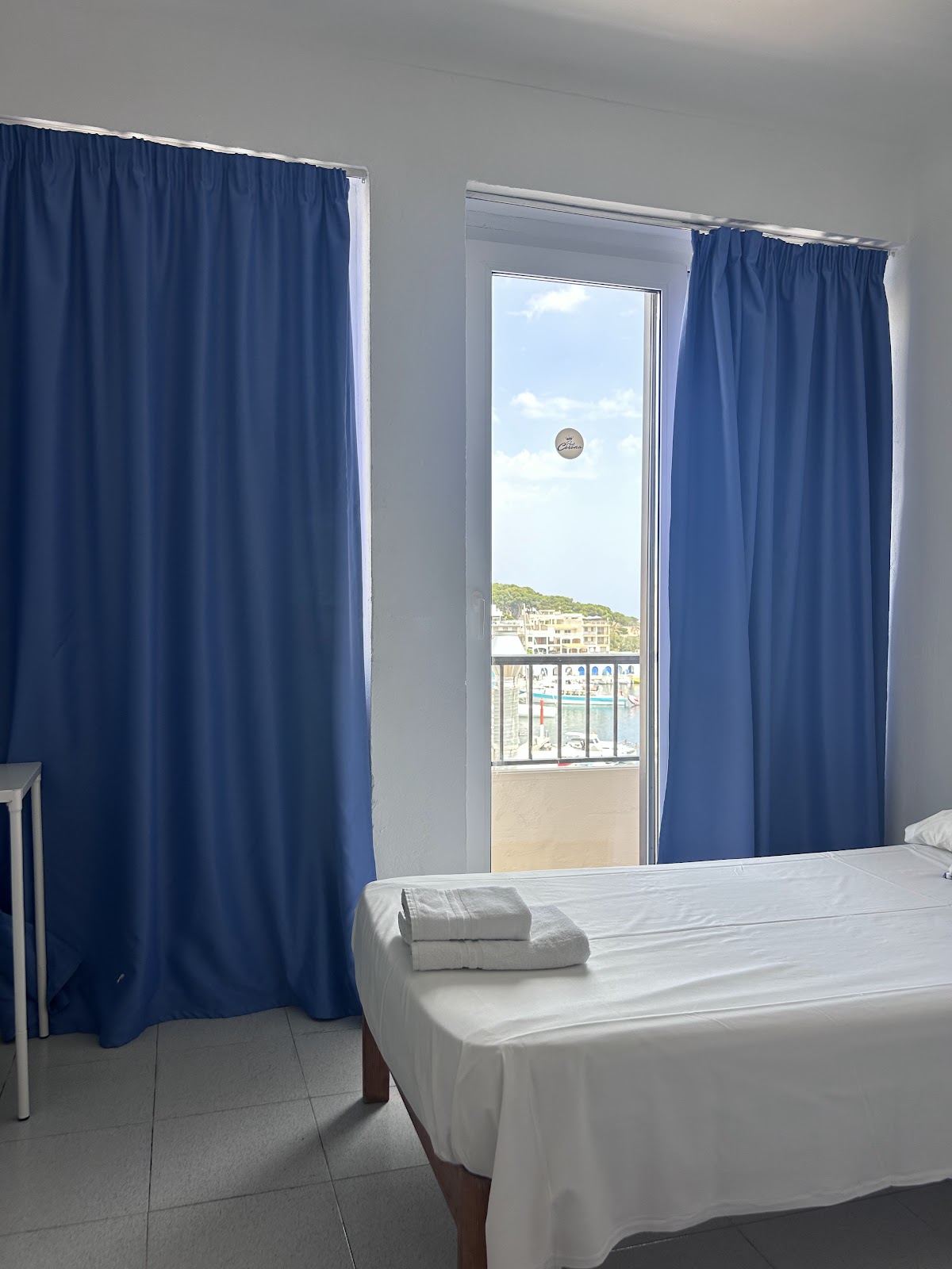 Hostal Port Corona