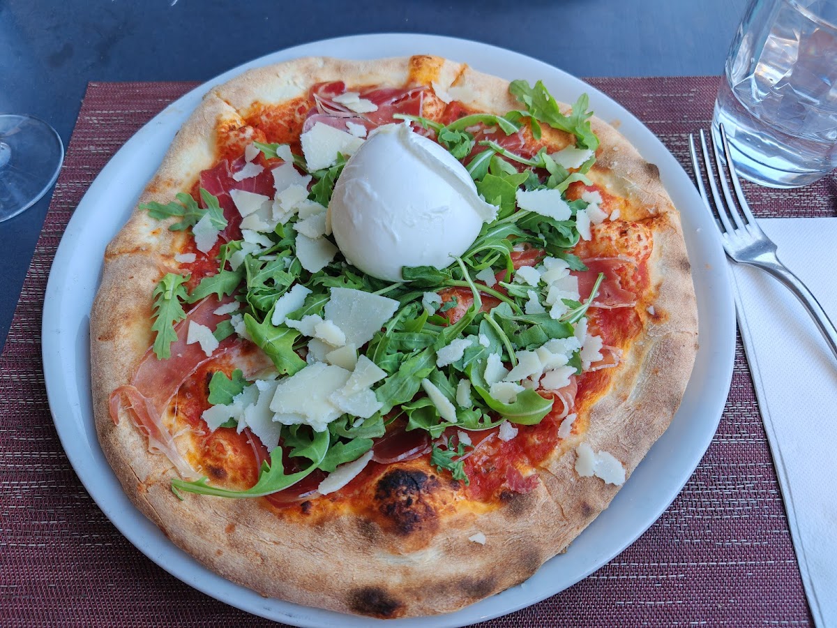 La Piazza Restaurante Pizzeria