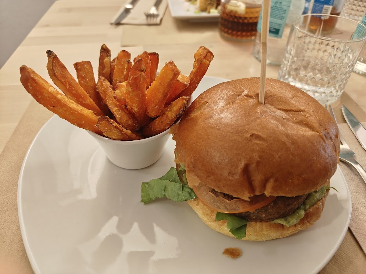 Elías Restaurante Urban Kitchen