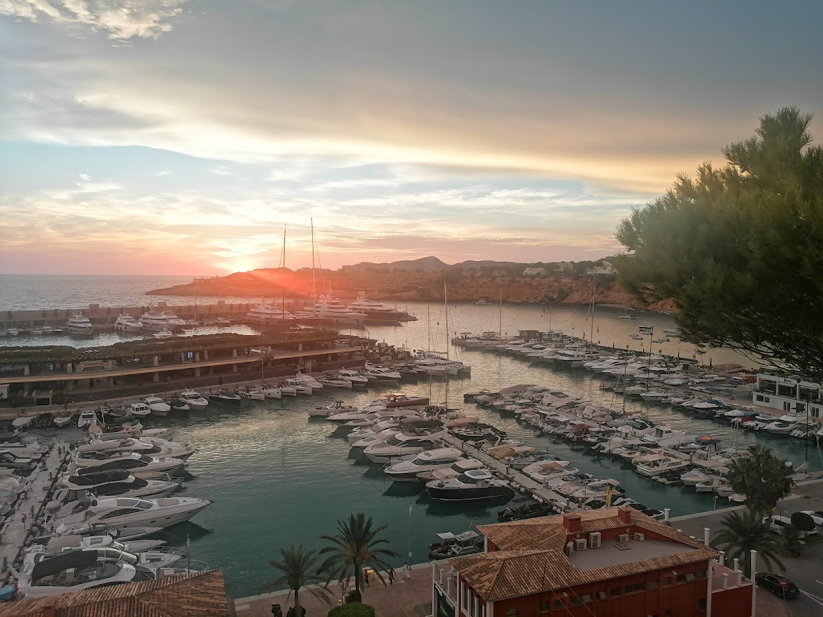 Akaeemie Port Adriano S L