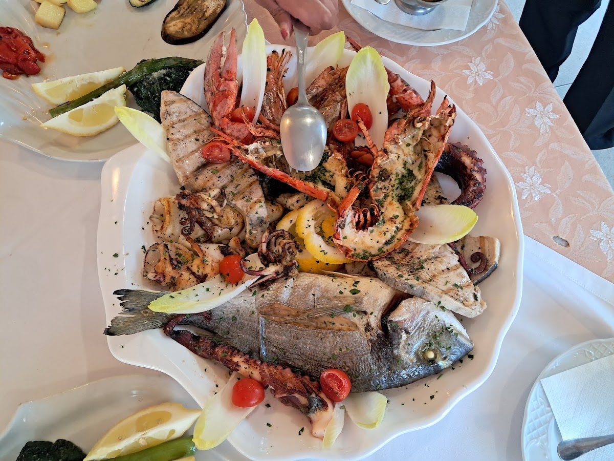 Restaurant paradise di Maximo