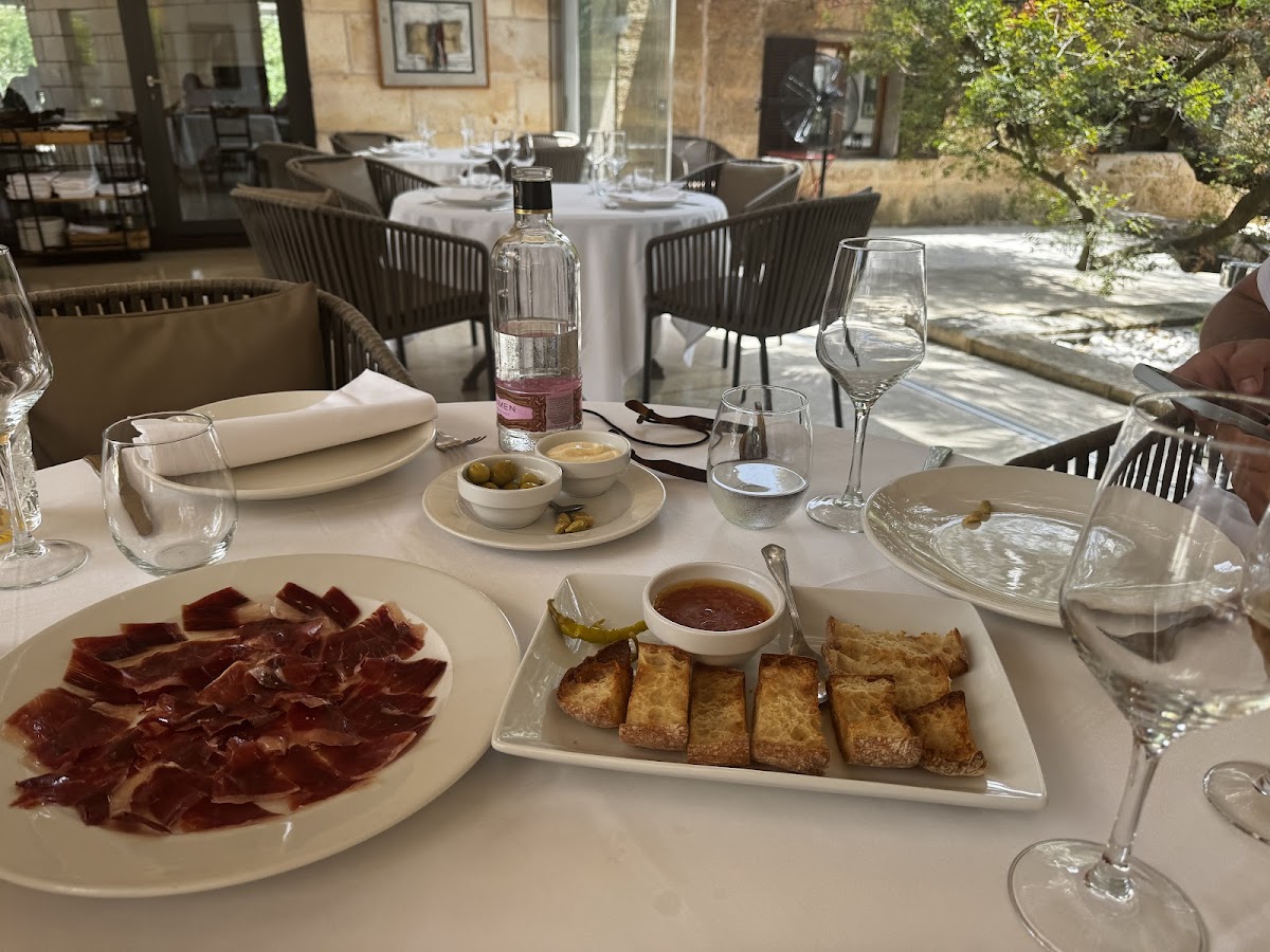 Los Patos Restaurant