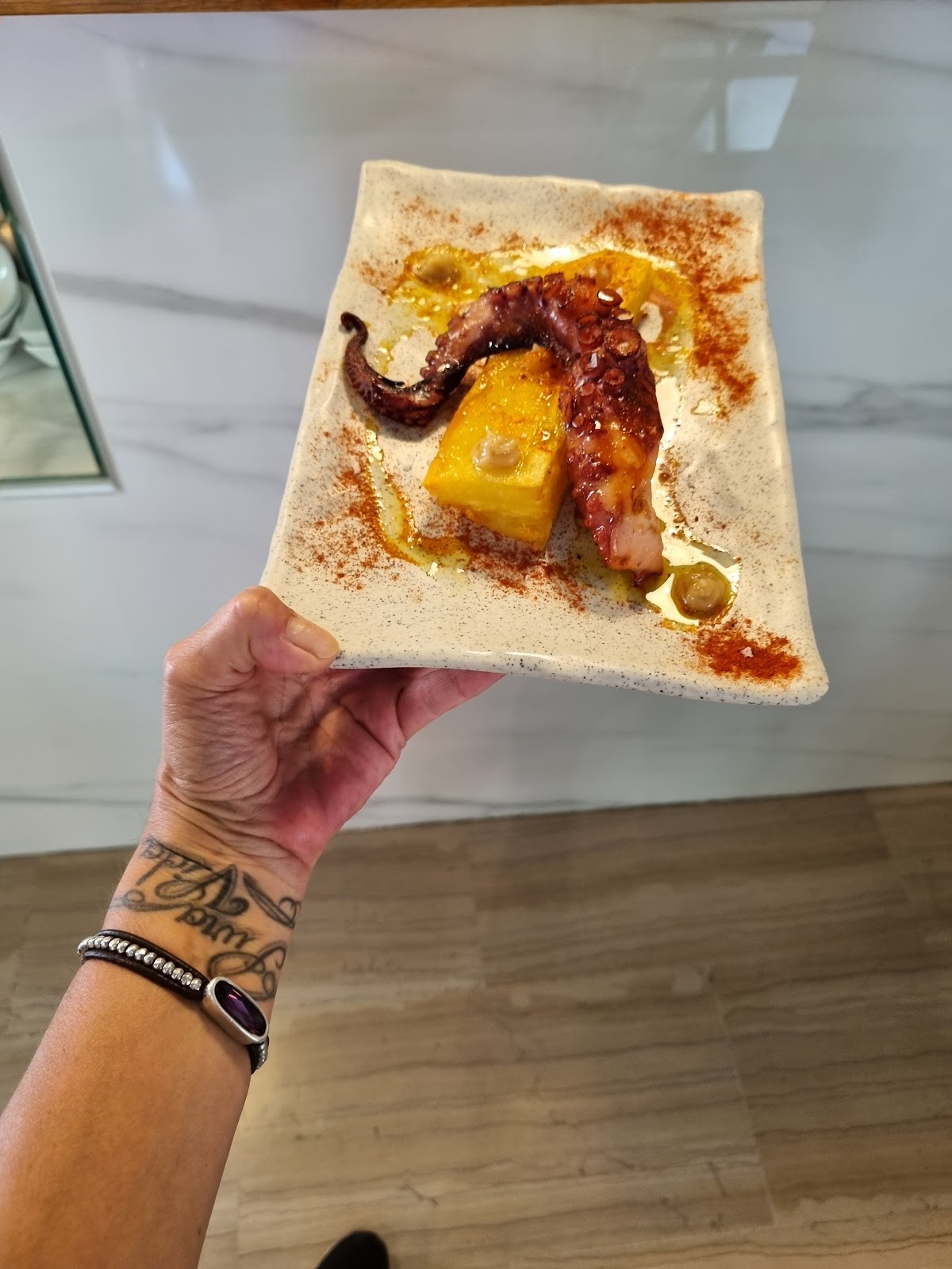 S'ECONOMAT dels Basquetes// Coffees, pintxos, plato del dia, burguers, & mas