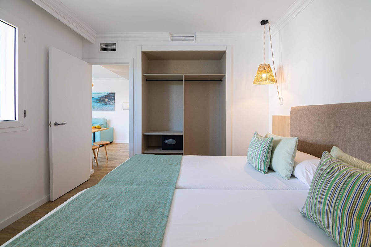MarSenses Ferrera Blanca Hotel Family
