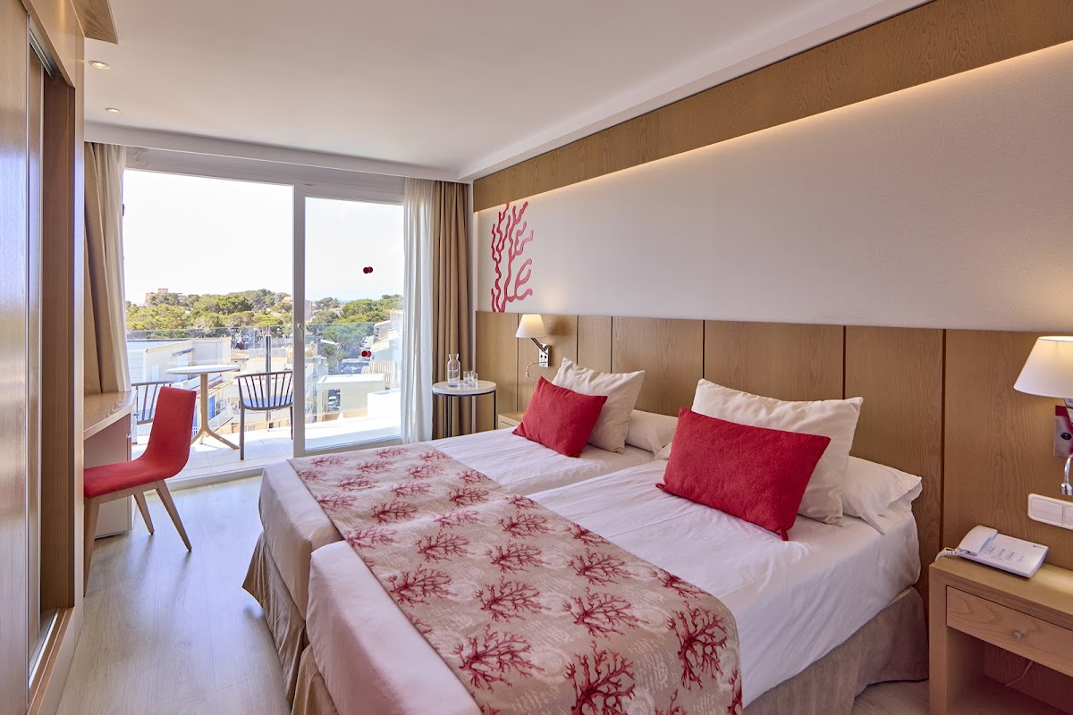 Universal Hotel Perla