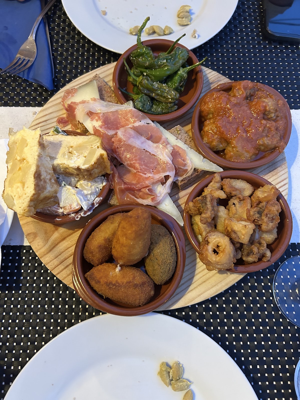 Es Magatzem. Fat y Salat
