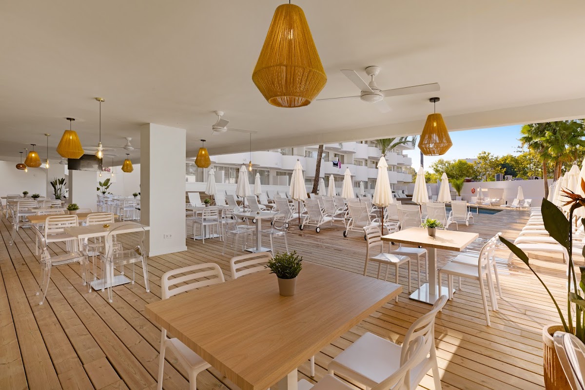 Palmanova Beach Apartments by TRH
