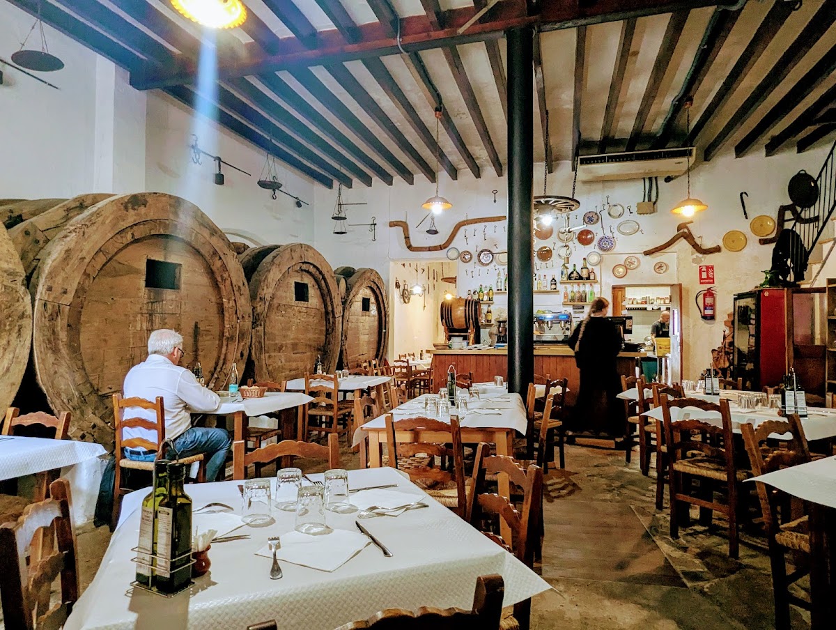 RESTAURANT CELLER CAN MARRON C.B.
