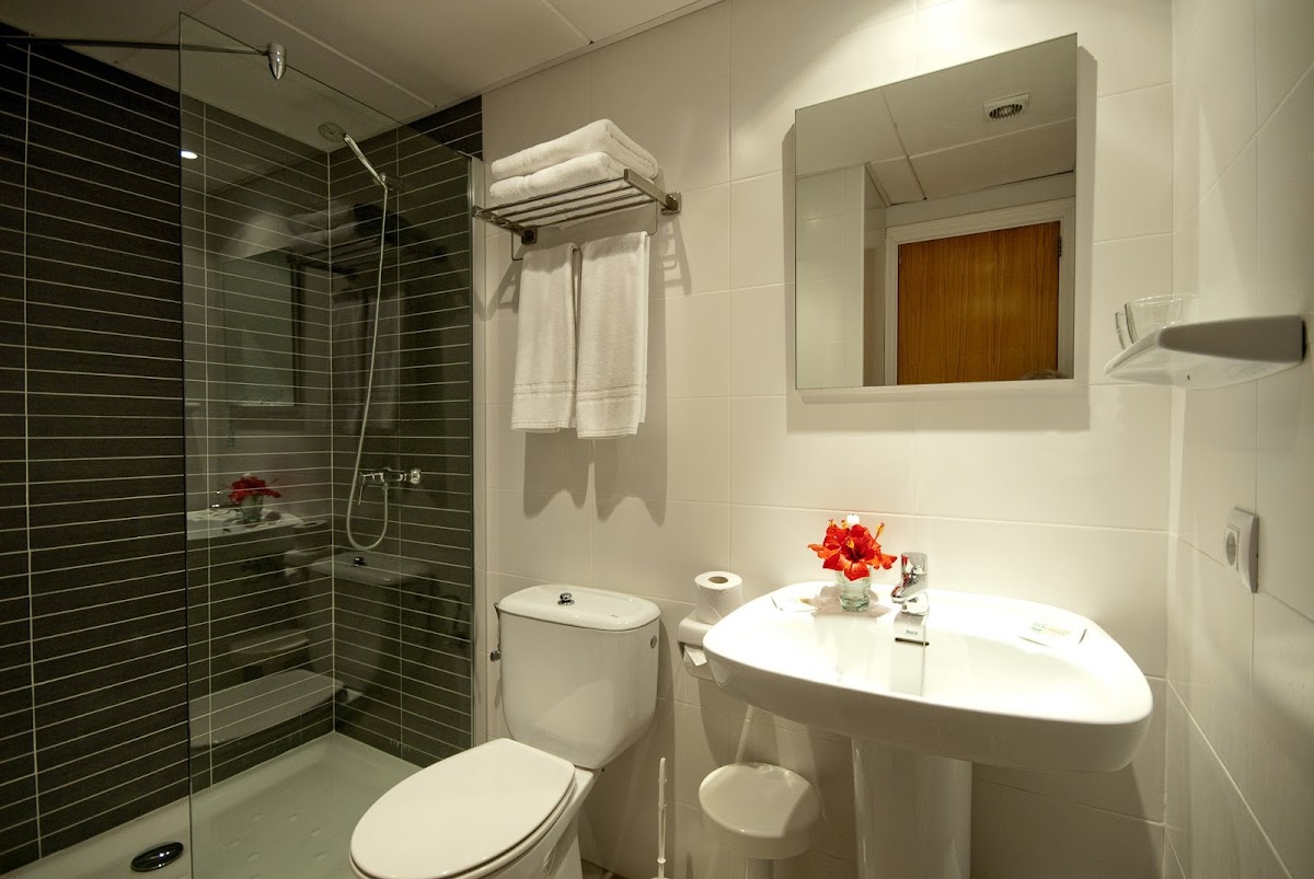 Chevy Hotel & Suites