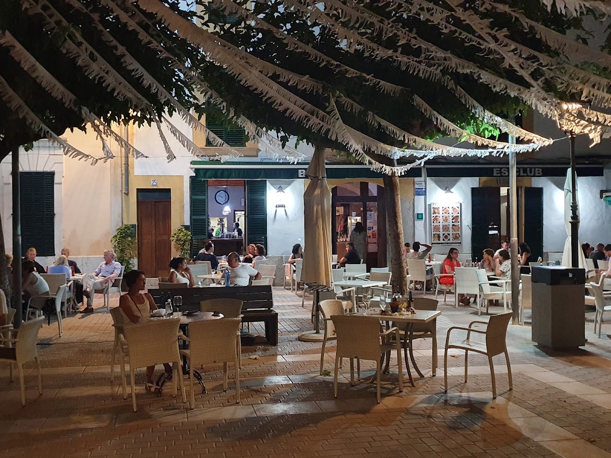 Bar Es Club