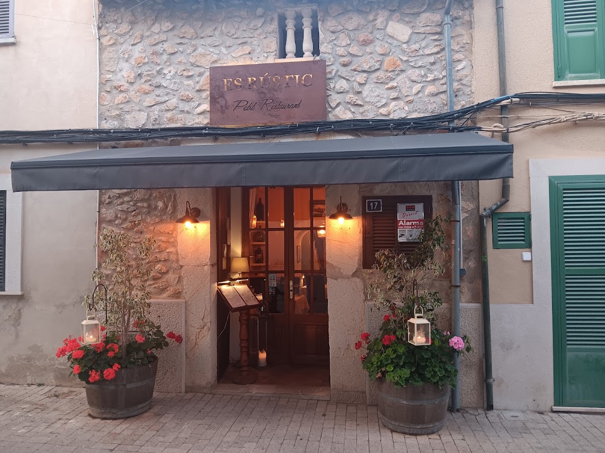 Es Rústic Petit Restaurant / Adults Only (+10)