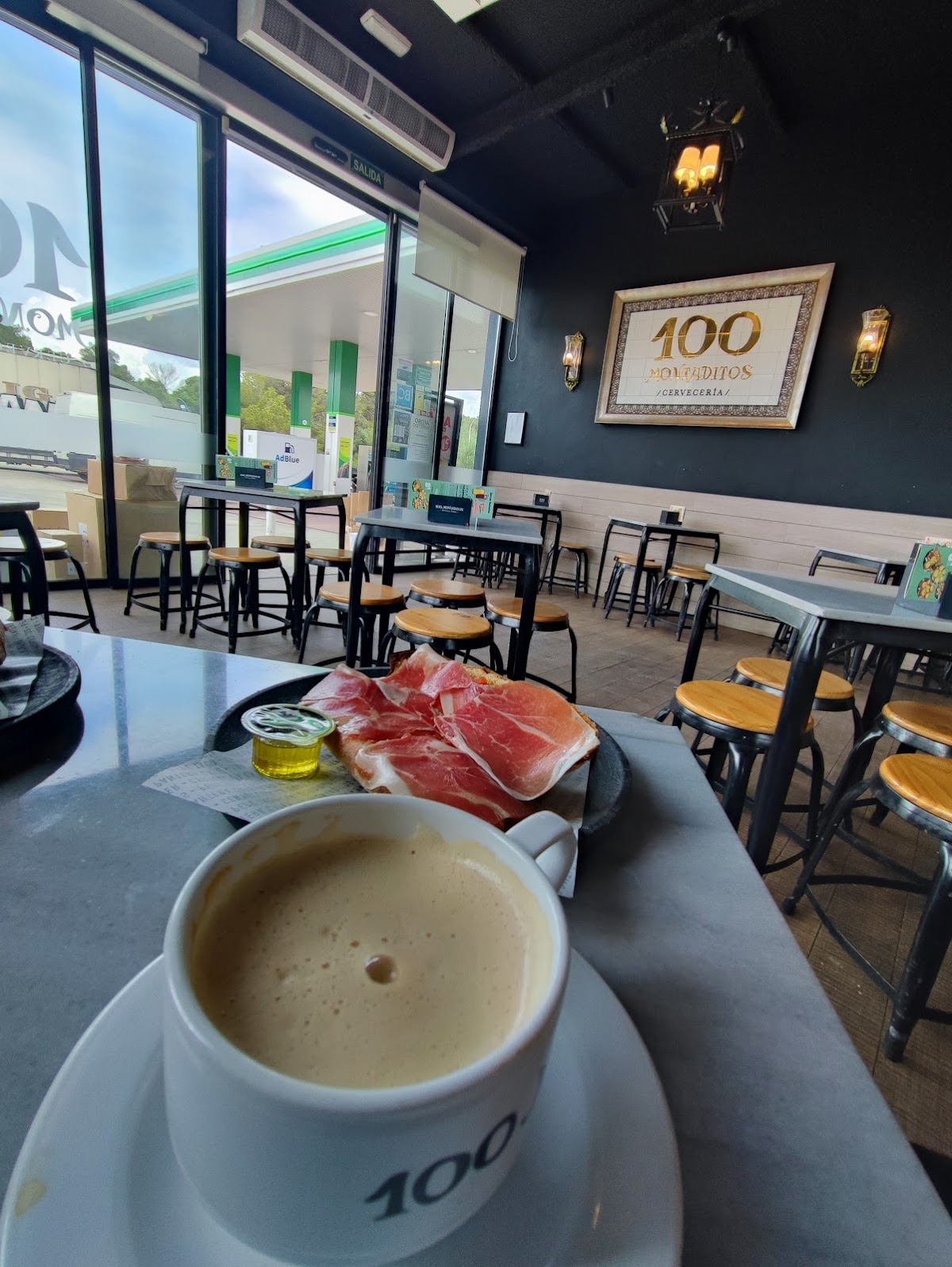 100 Montaditos