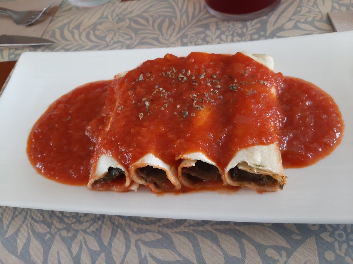 Ca's Padrins menjar casolà