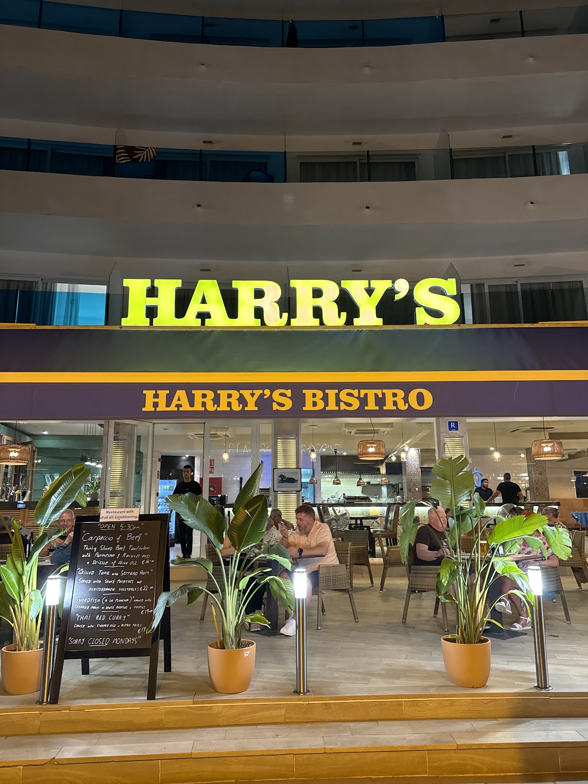 Harry’s Bistro
