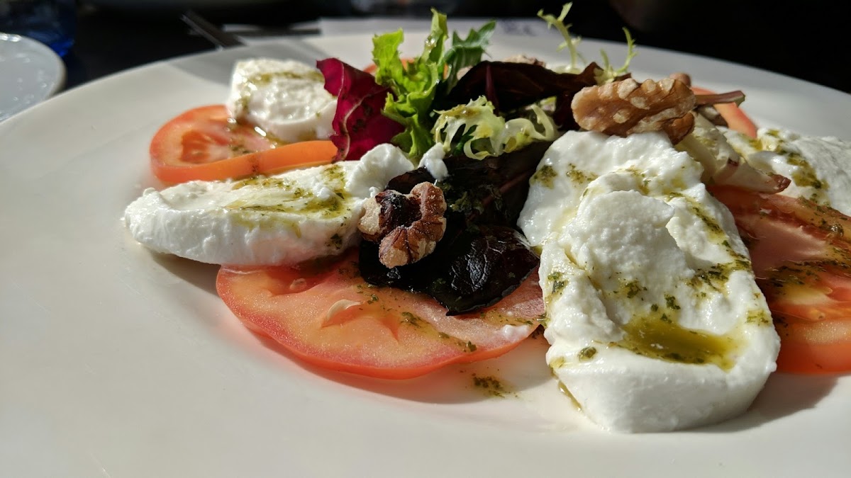 Tolos Bar & Restaurant