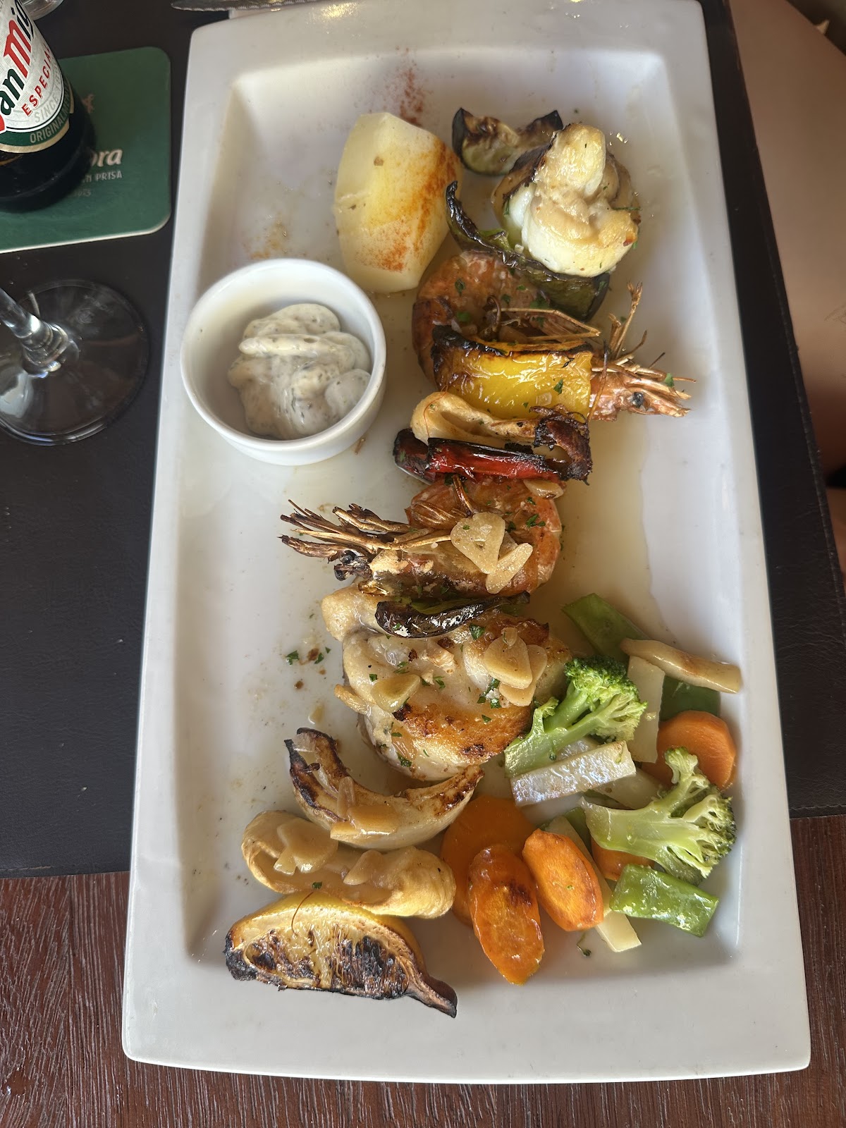 Tolos Bar & Restaurant