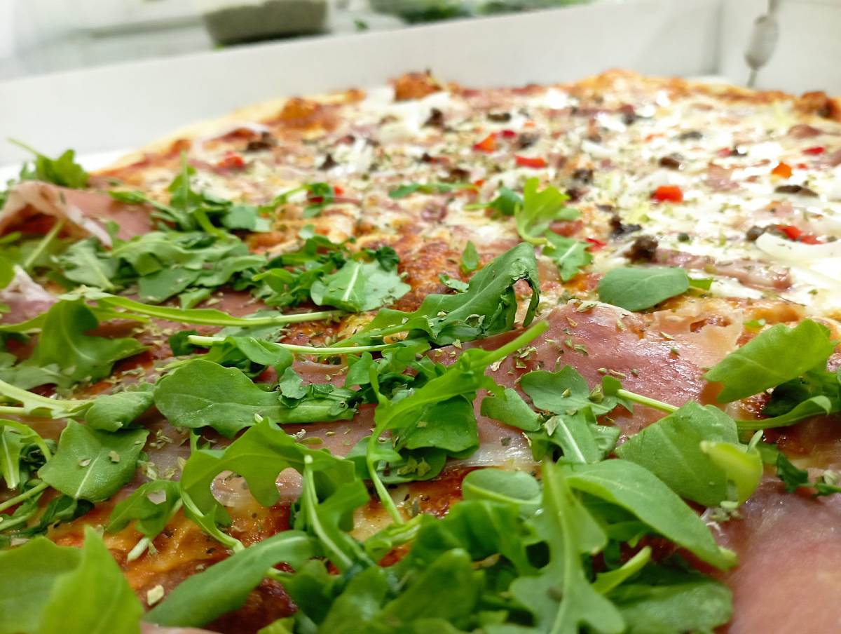 PIZZERIA Vicino la rotonda
