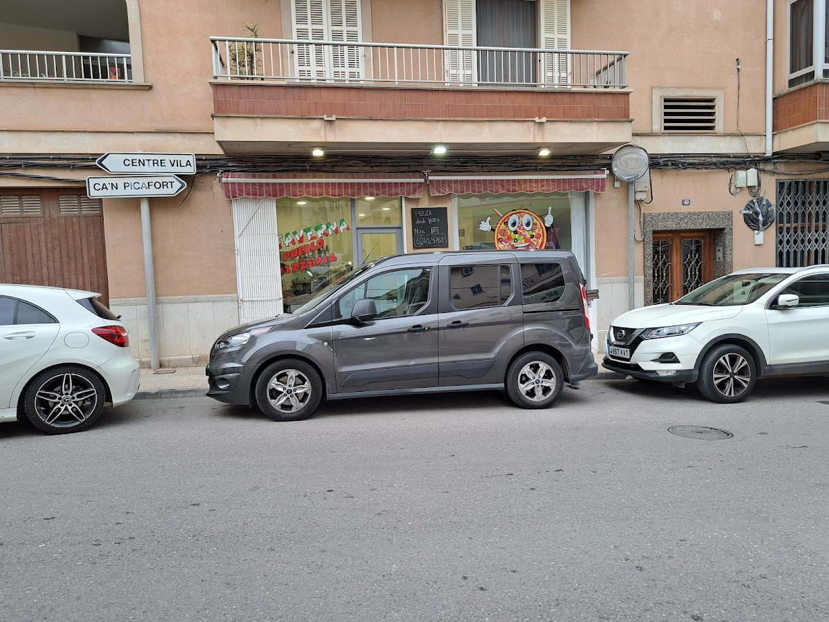 La Taverna Pueblo