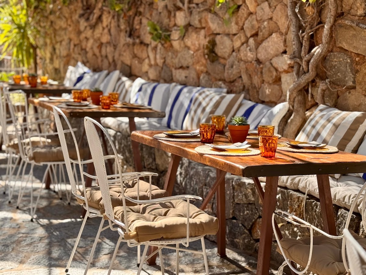 Groenk Bistro & Grill Deiá