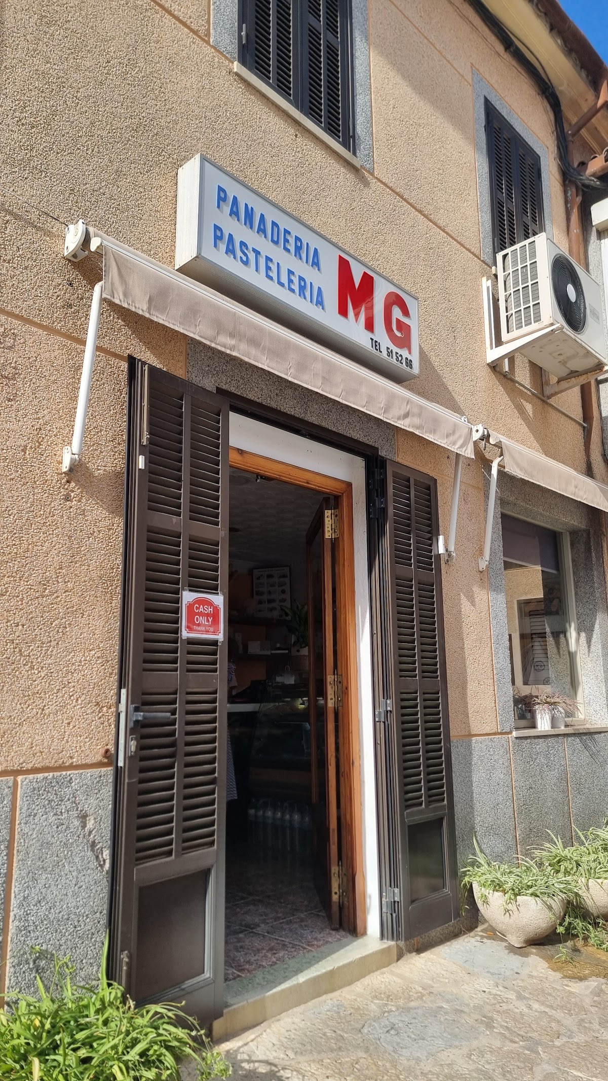 FORN I PASTISSERIA MG