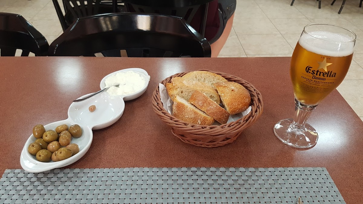 Ruanos Cafe & Bar