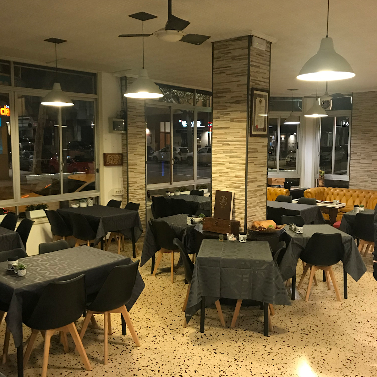 Cafeteria Restaurant CENIA