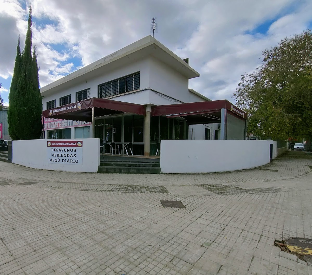 UNA MÁS cafetería bar