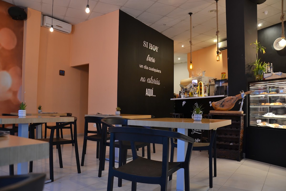 Gloria Café & Tapas