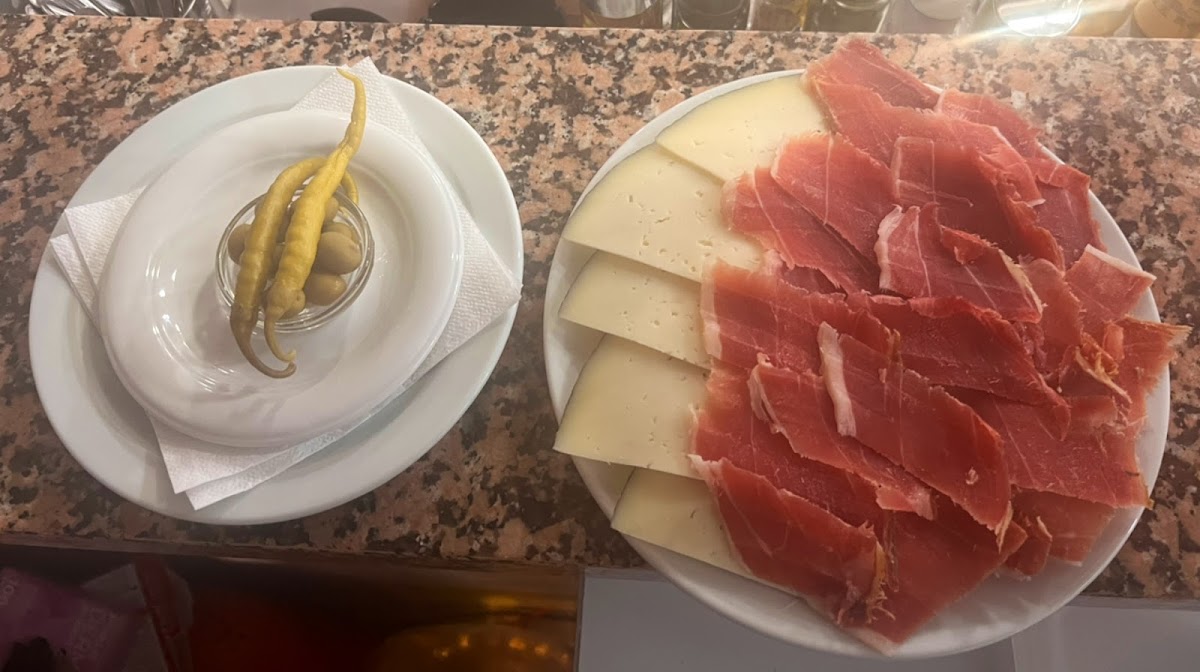 JUSTO TAPAS
